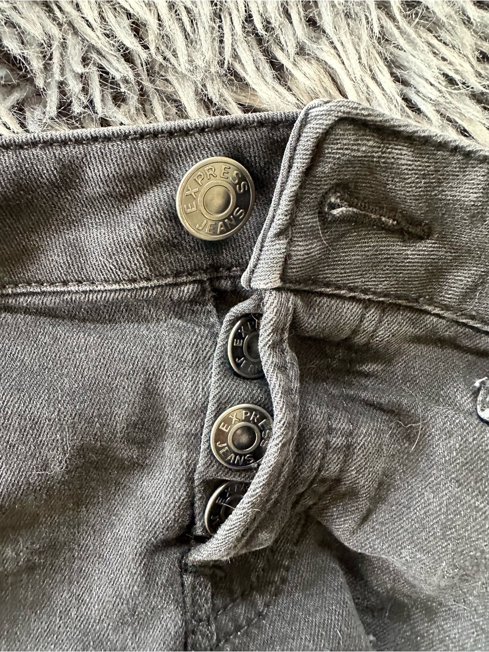 Express Washed Black Button-Fly Distressd Denim Shorts size 8 - Picture 4 of 4